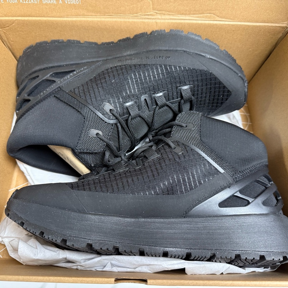 KIZIK BLACK Athletic sneakers